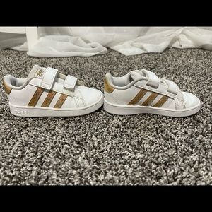 Adidas girls shoes